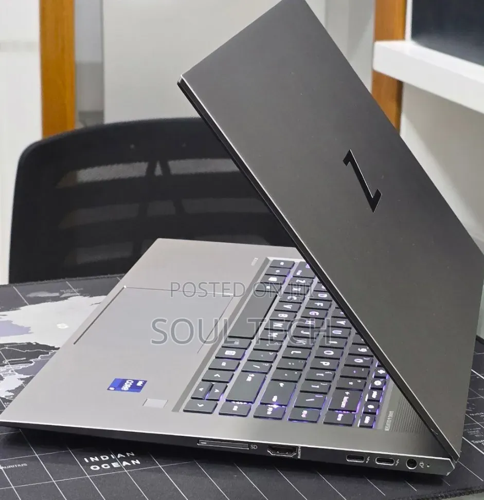 New Laptop HP ZBook Studio G8 32GB Intel Core i9 SSD 512GB