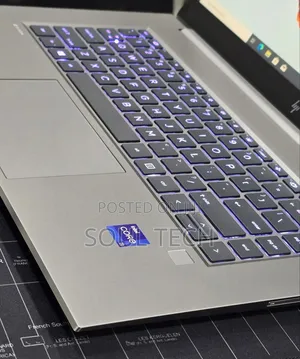 New Laptop HP ZBook Studio G8 32GB Intel Core i9 SSD 512GB