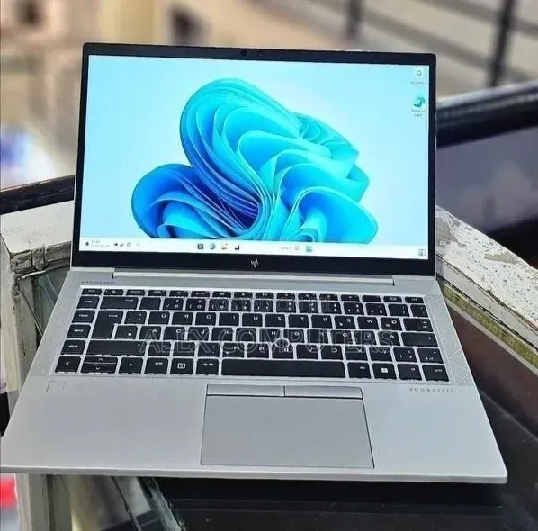 New Laptop HP EliteBook 640 G9 8GB Intel Core i5 SSD 256GB