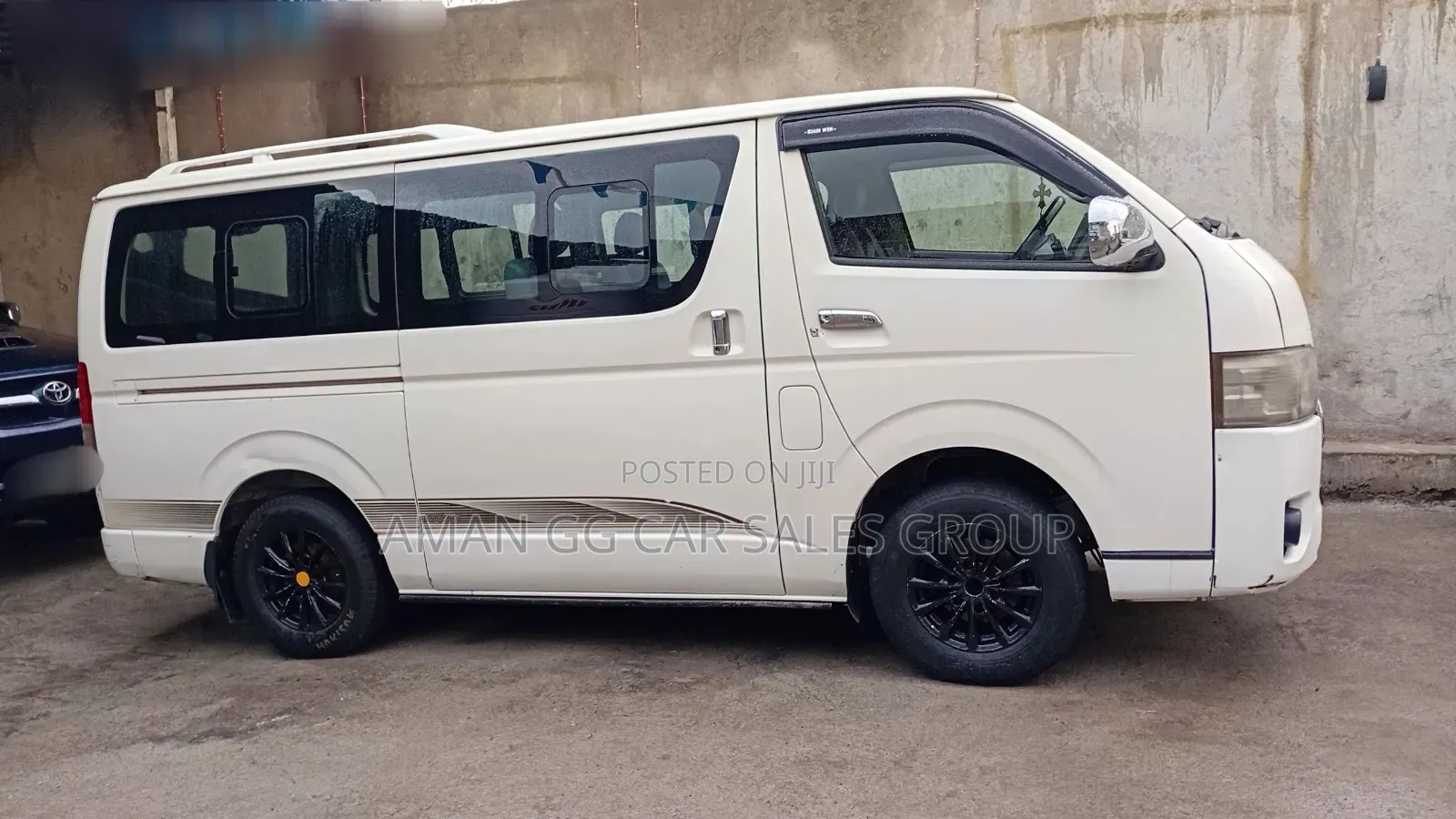 Toyota HiAce 2007 White