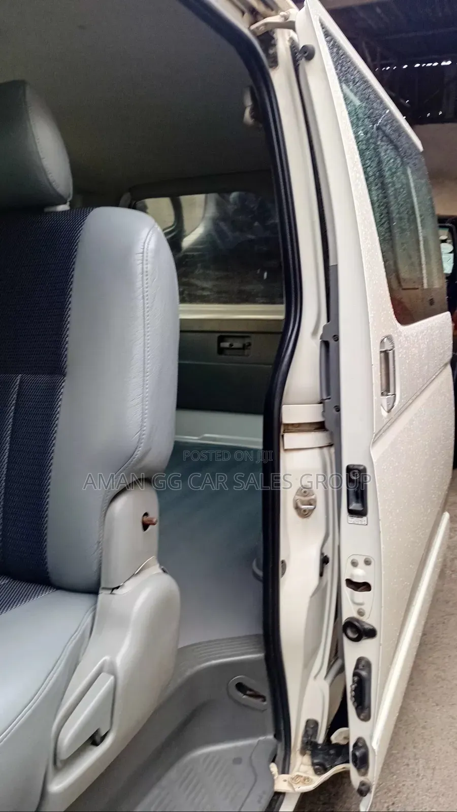 Toyota HiAce 2007 White