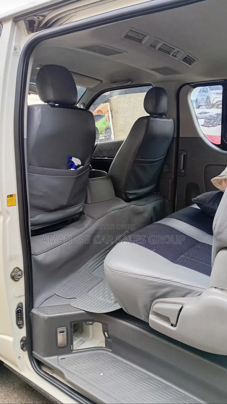 Toyota HiAce 2007 White