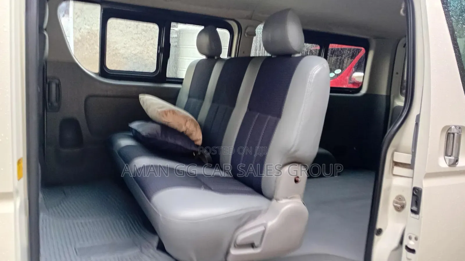 Toyota HiAce 2007 White
