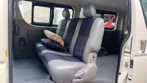 Toyota HiAce 2007 White