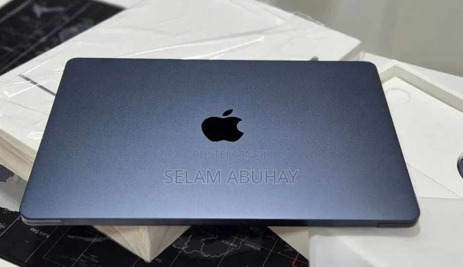 New Laptop Apple MacBook Air 2022 M2 8GB Apple M2 SSD 256GB