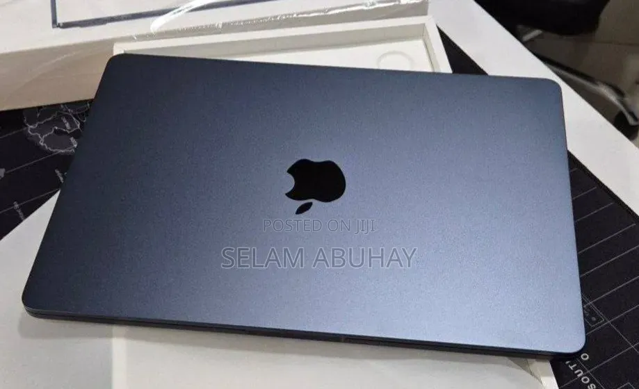 New Laptop Apple MacBook Air 2022 M2 8GB Apple M2 SSD 256GB