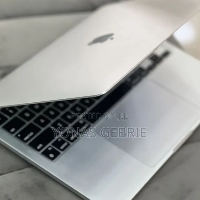 New Laptop Apple MacBook 8GB Apple M2 SSD 512GB