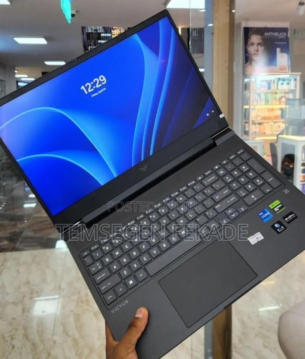 New Laptop HP Victus 16 16GB Intel Core i7 SSD 1T