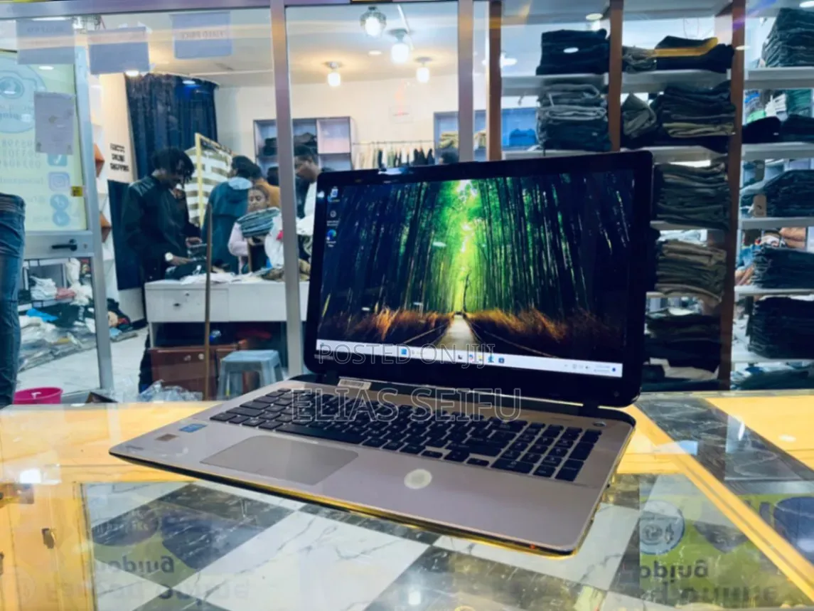 Laptop Toshiba Satellite C55 4GB Intel Core i5 HDD 500GB