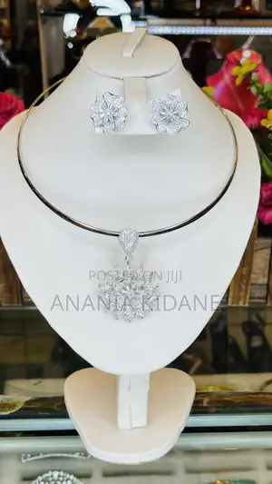 The Cali Flower Wedding Jewelry Set