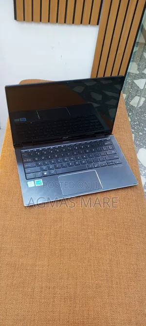 New Laptop Asus Zenbook 14 8GB Intel Core i7 SSD 256GB