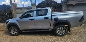 Toyota Hilux 2017 Silver