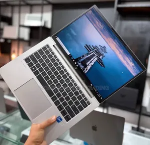 New Laptop HP EliteBook 840 G9 16GB Intel Core i7 SSD 512GB