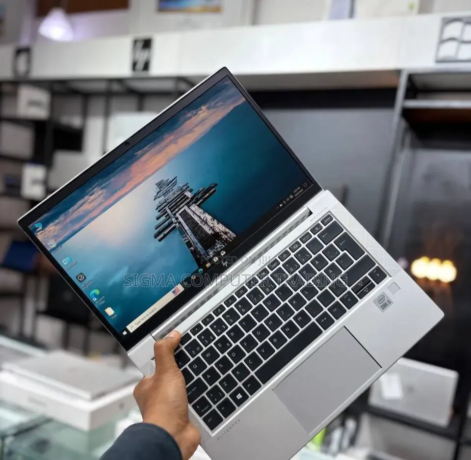 New Laptop HP EliteBook 830 G7 16GB Intel Core i5 SSD 512GB