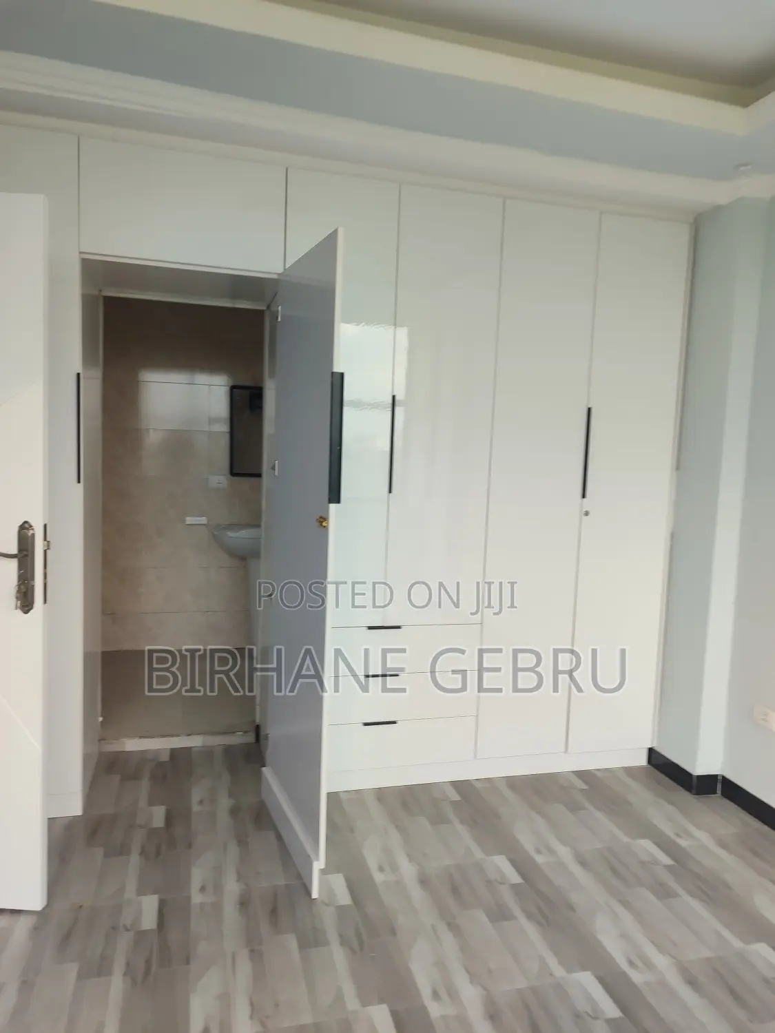 18bdrm House in G+5 House, Bole for rent