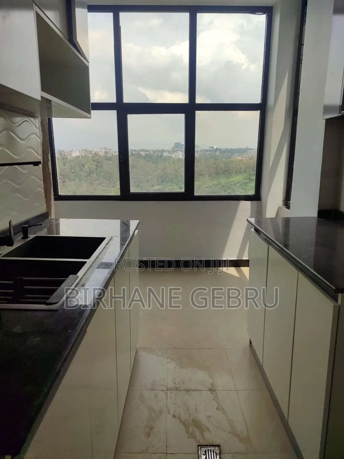 18bdrm House in G+5 House, Bole for rent