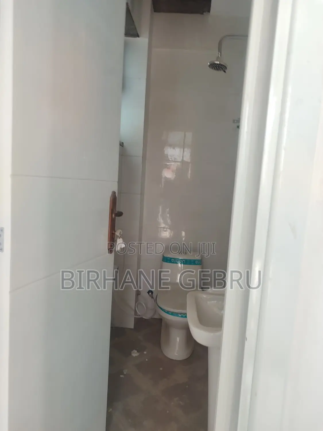18bdrm House in G+5 House, Bole for rent