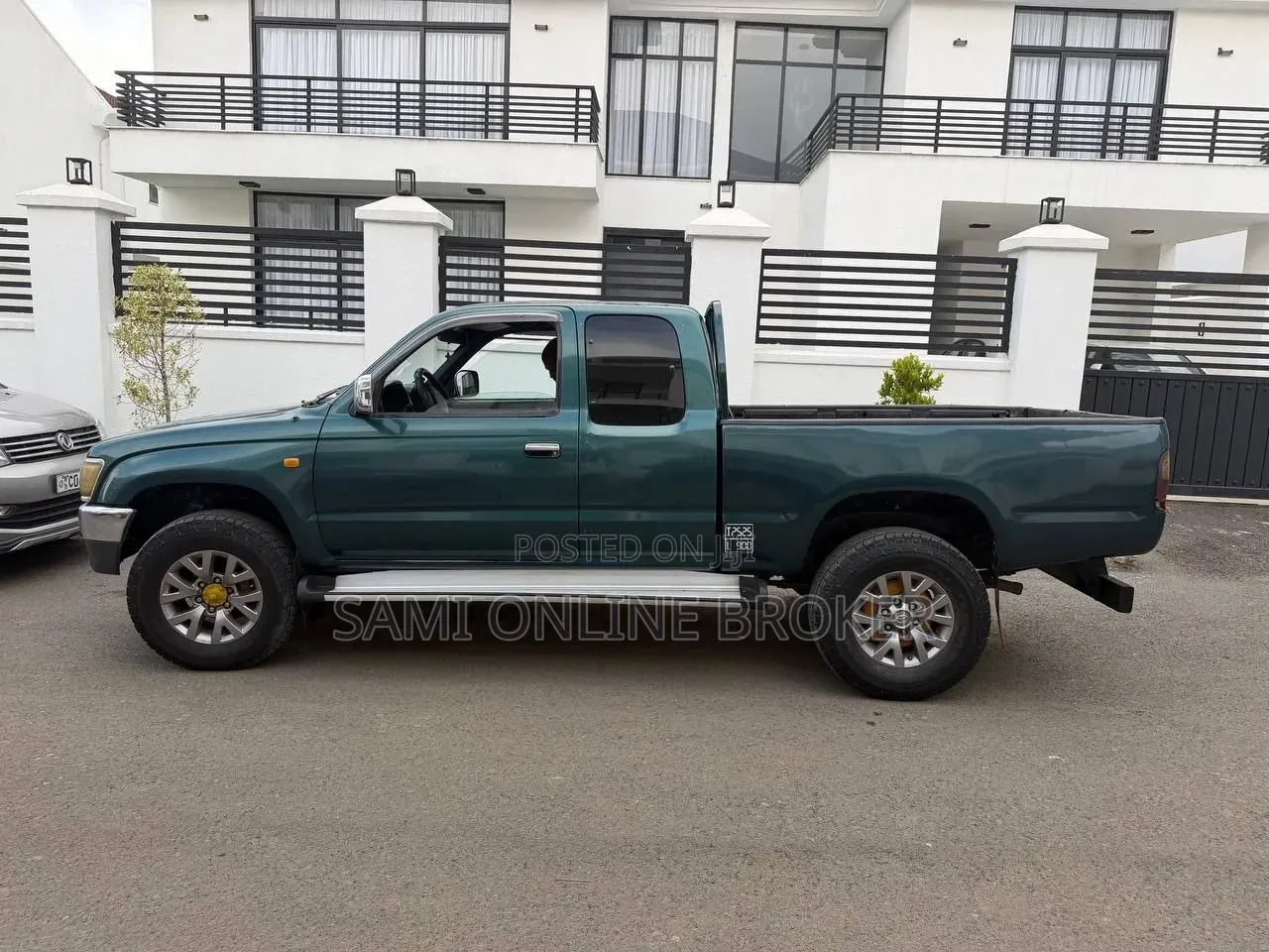 Toyota Hilux 2001 Black