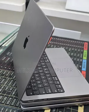 New Laptop Apple MacBook Pro 2021 M1 32GB Apple M1 SSD 512GB