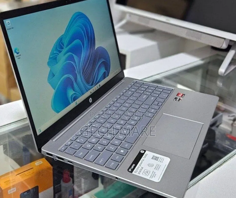 New Laptop HP Stream Notebook 16GB AMD Ryzen 5 SSD 256GB