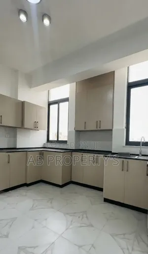 Furnished 3bdrm Apartment in ካሳንችስ (እንደራሴ), Kirkos for sale