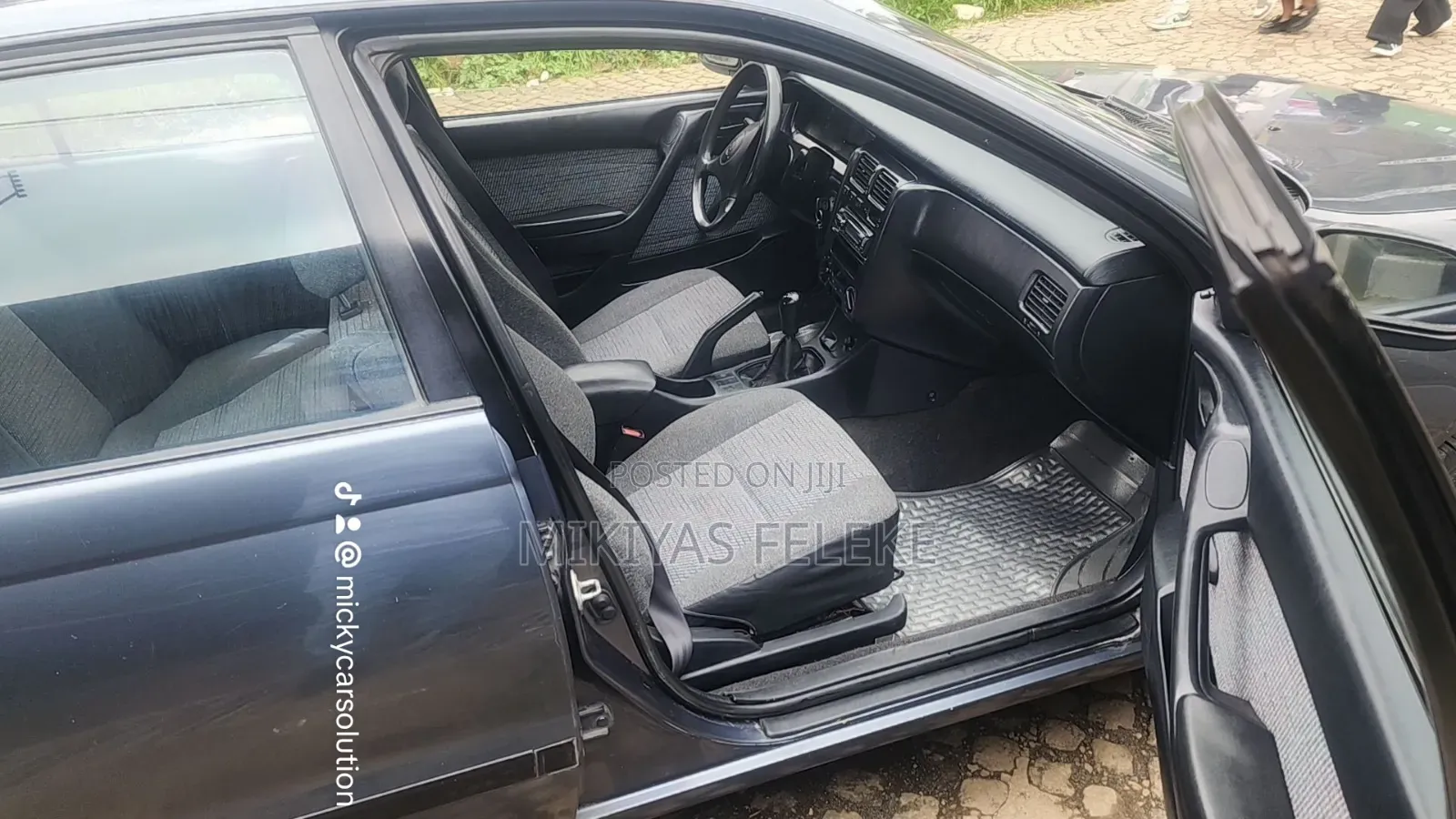 Toyota Carina E 1993 Blue