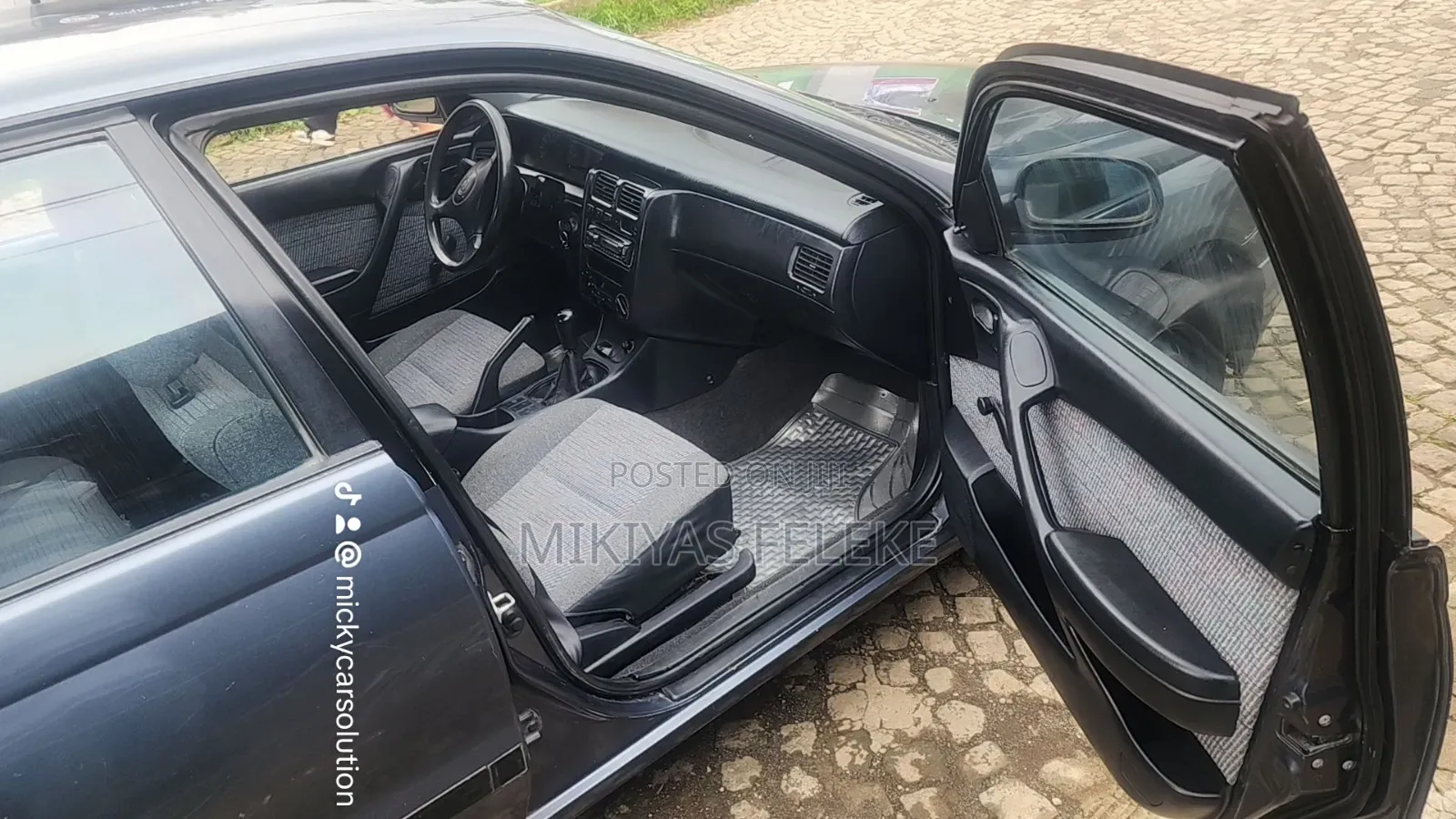 Toyota Carina E 1993 Blue