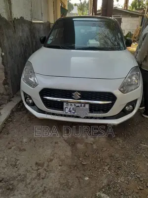 Toyota Yaris L Hatchback 3dr 2012 Gray