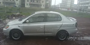 Toyota Platz 2001 Silver