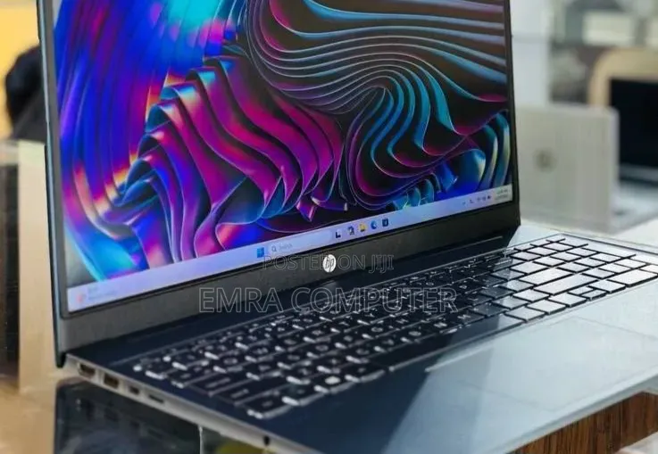 New Laptop HP 16GB Intel Core i7 SSD 256GB