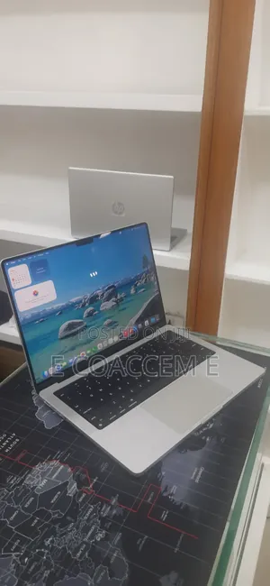 New Laptop Apple MacBook 32GB SSD 512GB