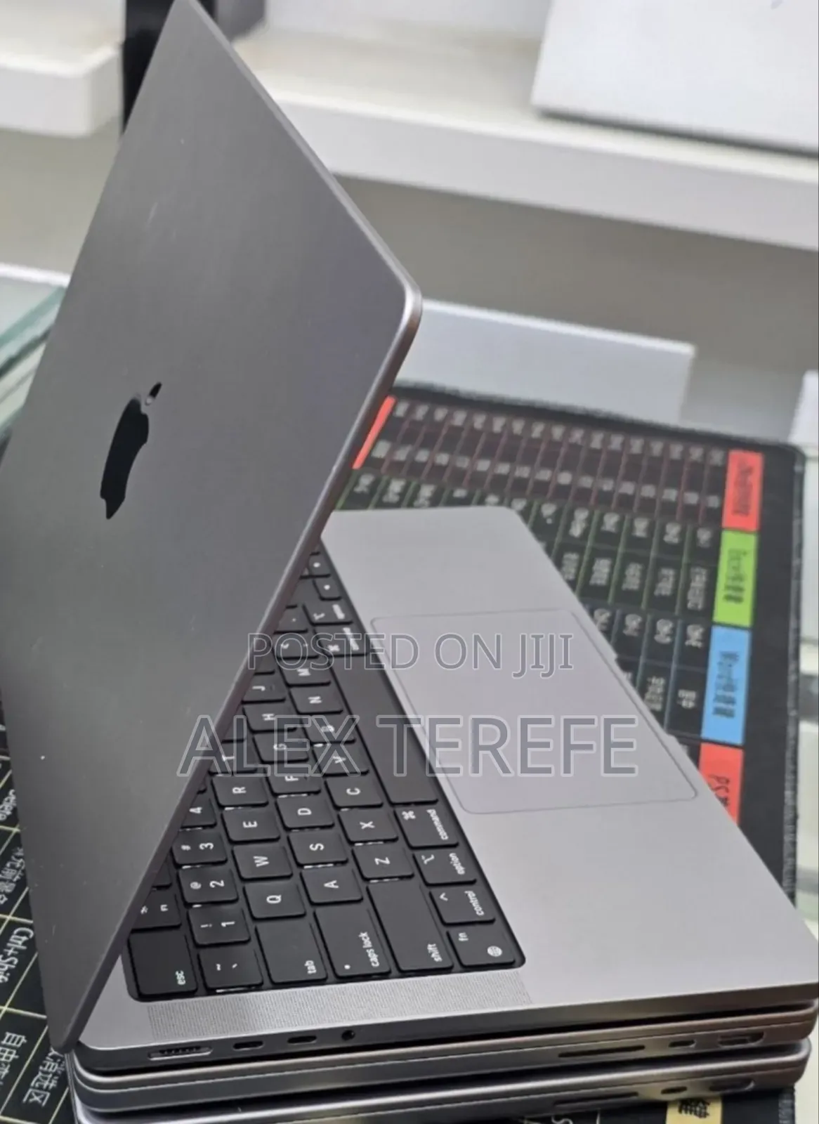 New Laptop Apple MacBook Pro 2021 M1 16GB Apple M1 Pro SSD 512GB
