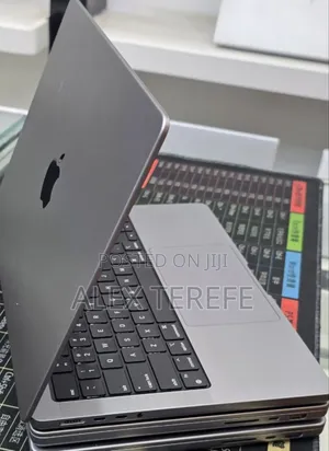 New Laptop Apple MacBook Pro 2021 M1 16GB Apple M1 Pro SSD 512GB
