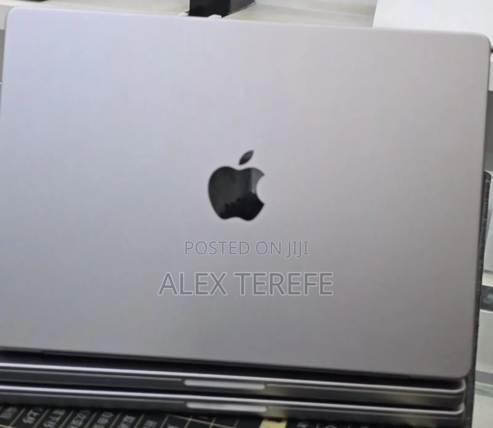 New Laptop Apple MacBook Pro 2021 M1 16GB Apple M1 Pro SSD 512GB