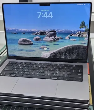 New Laptop Apple MacBook Pro 2021 M1 16GB Apple M1 Pro SSD 512GB