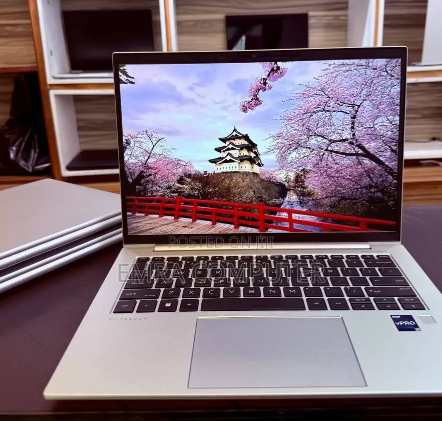 New Laptop HP EliteBook 840 10 16GB Intel Core i7 SSD 512GB