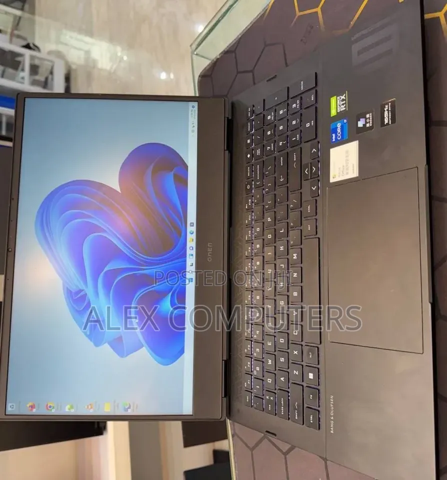 New Laptop HP Omen 15 16GB Intel Core i7 SSD 512GB