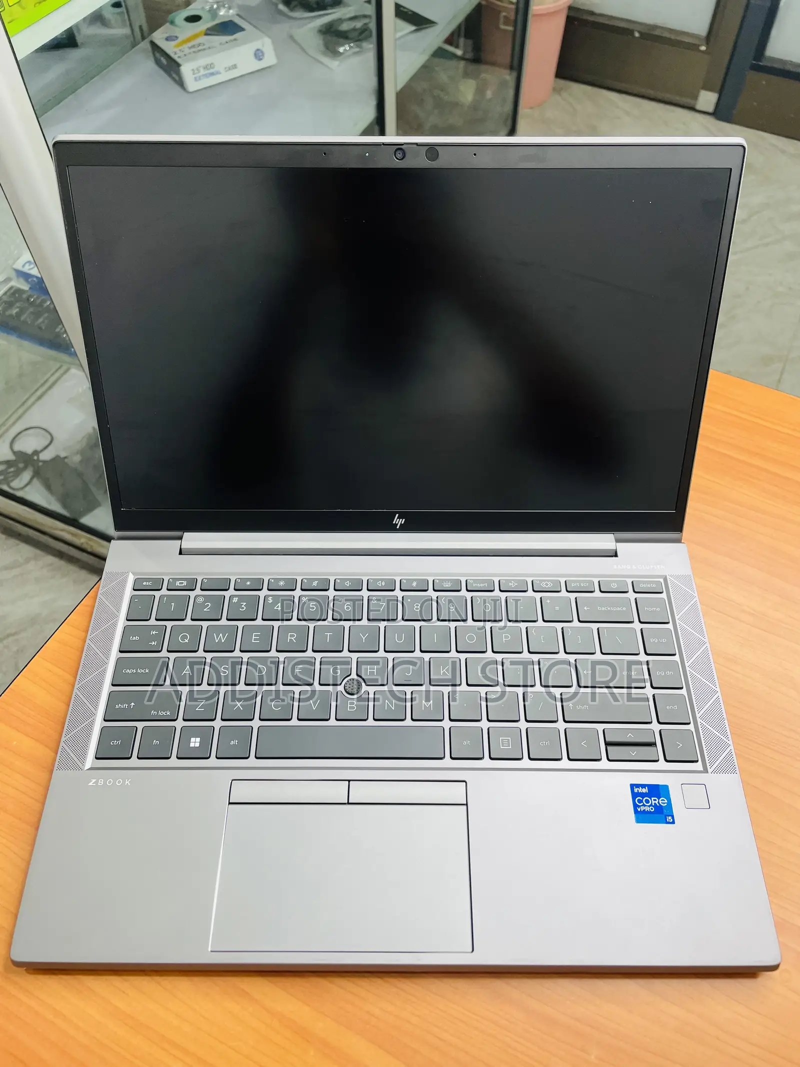 New Laptop HP ZBook Firefly 14 G7 8GB Intel Core i5 SSD 512GB