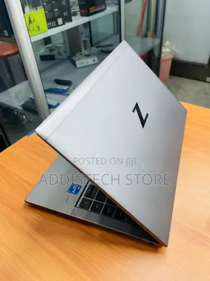 New Laptop HP ZBook Firefly 14 G7 8GB Intel Core i5 SSD 512GB