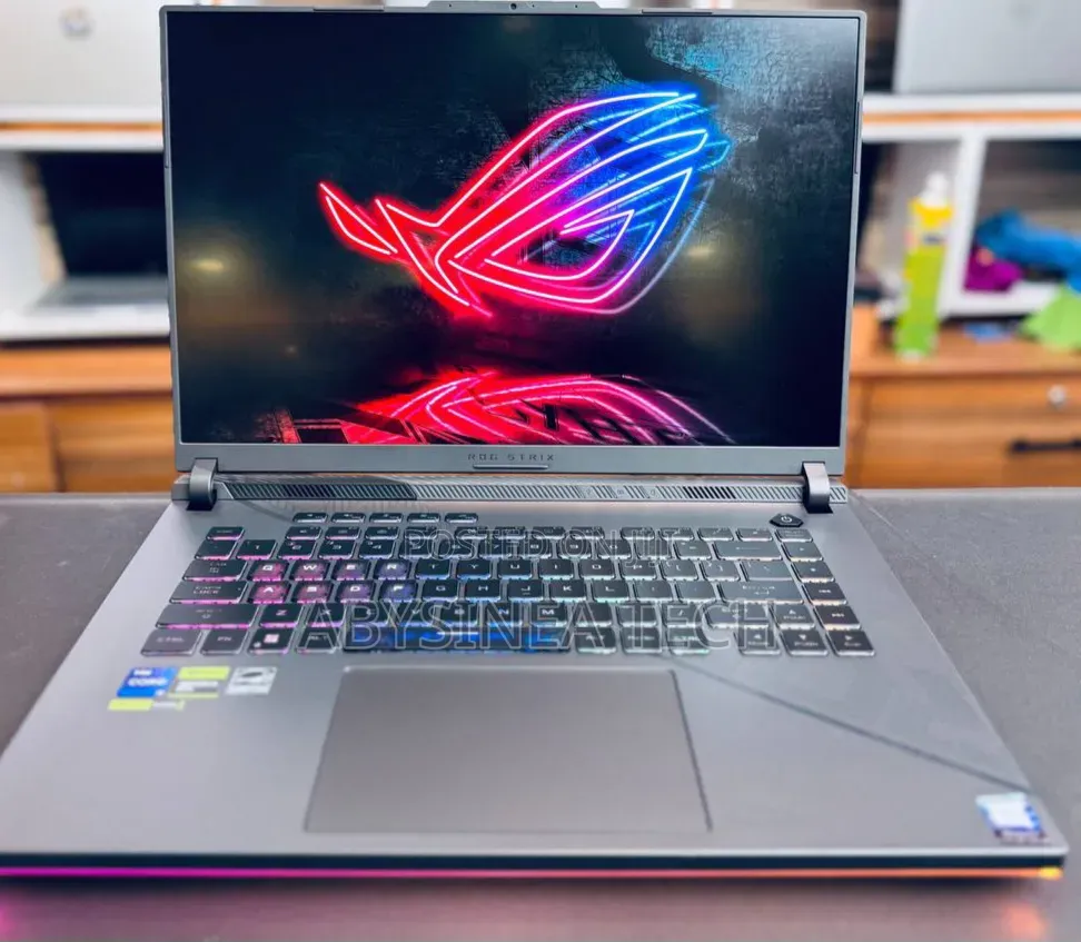 New Laptop Asus ROG Strix G16 16GB Intel Core i9 SSD 1T