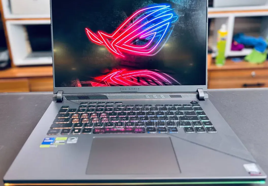 New Laptop Asus ROG Strix G16 16GB Intel Core i9 SSD 1T