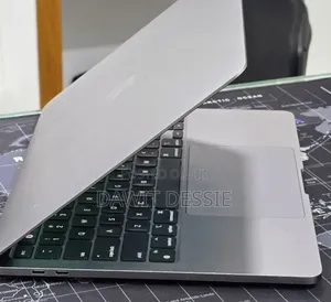 New Laptop Apple MacBook Pro 2022 M2 16GB Apple M2 SSD 512GB