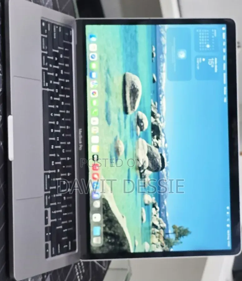 New Laptop Apple MacBook Pro 2022 M2 16GB Apple M2 SSD 512GB