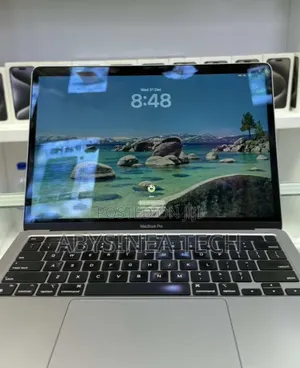 New Laptop Apple MacBook Pro 2020 M1 16GB Intel Core i5 SSD 256GB
