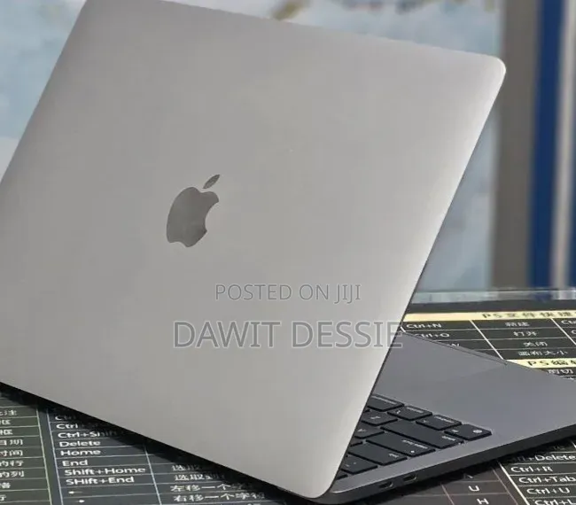 New Laptop Apple MacBook Pro 2022 M2 8GB Apple M2 SSD 512GB