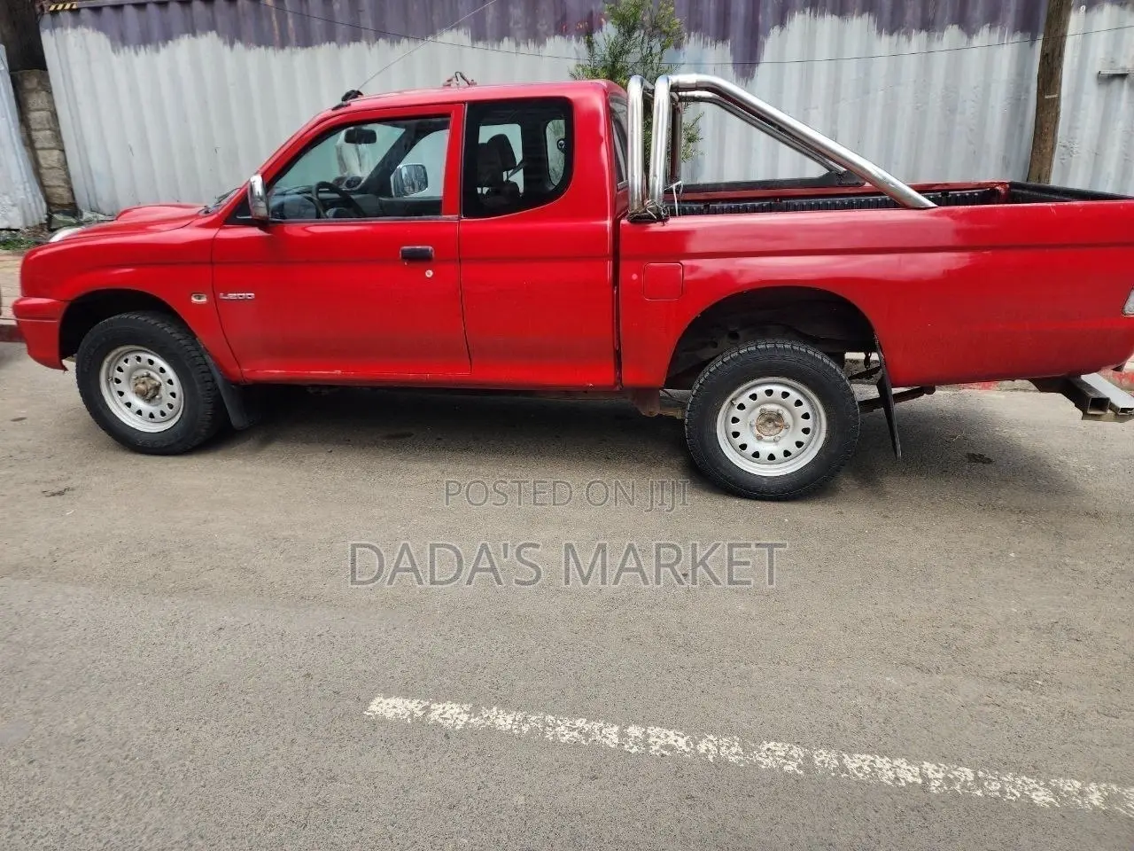 Toyota Hilux 2000 Red