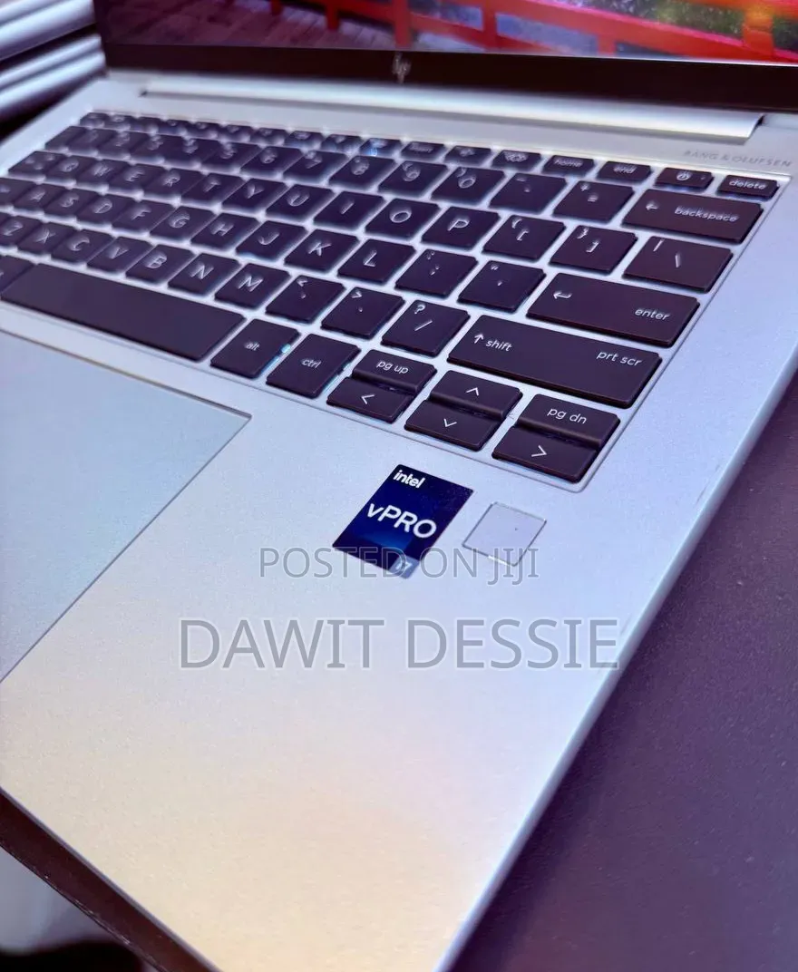 New Laptop HP EliteBook 840 G10 16GB Intel Core i7 SSD 512GB