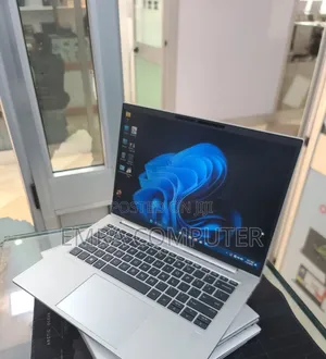 New Laptop HP EliteBook 840 10 16GB Intel Core i7 SSD 512GB