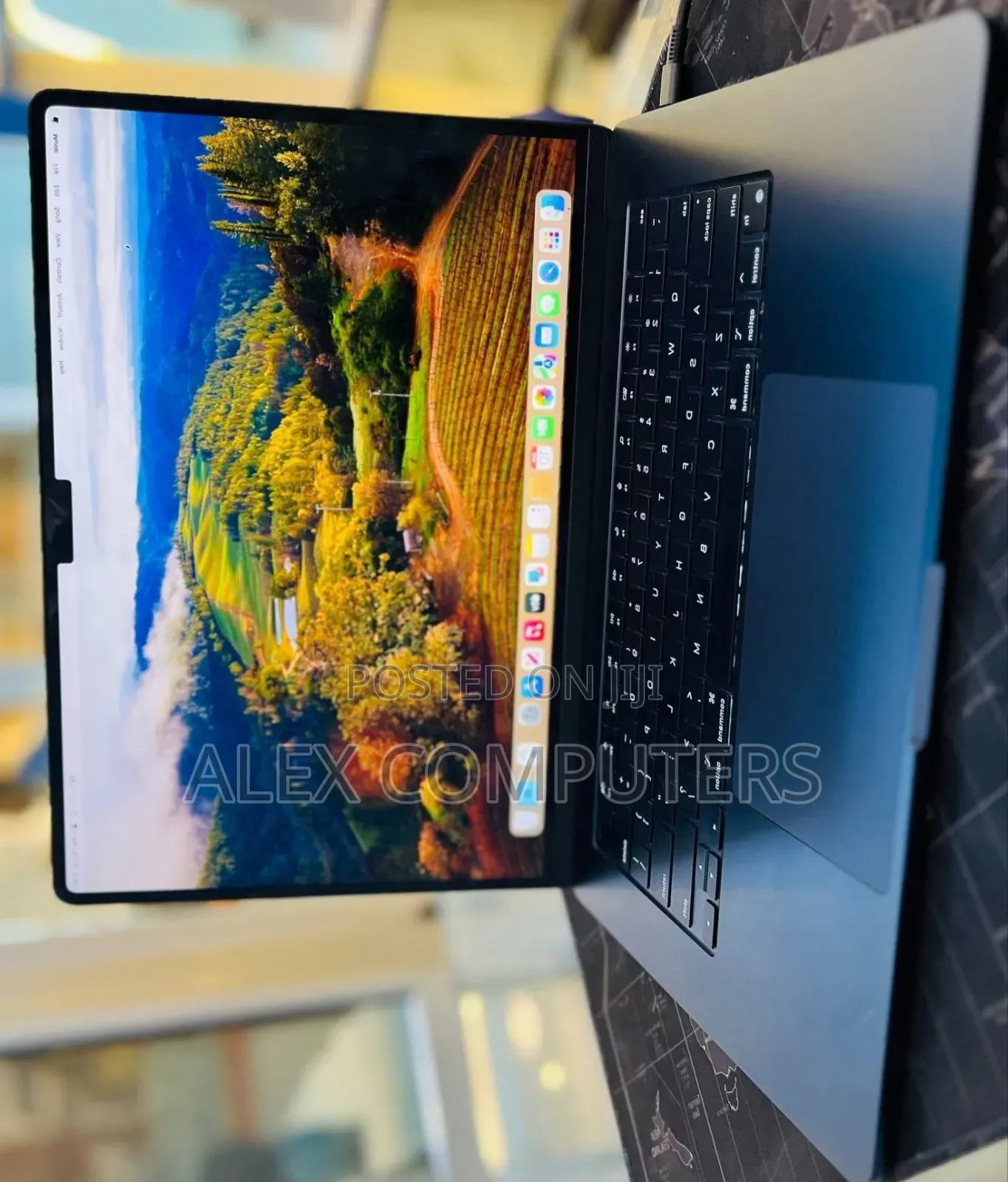 New Laptop Apple MacBook 8GB Apple M3 SSD 256GB