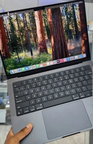 New Laptop Apple MacBook Pro 2023 M3 Pro 18GB Apple M3 Pro SSD 512GB